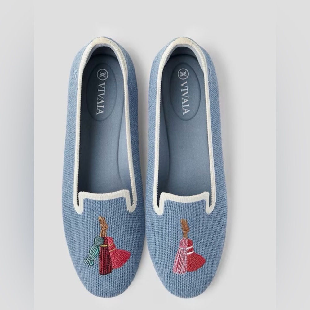 NWOT Women’s VIVAIA Audrey Round-Toe Denim Blue Tassel embroidered Loafers Sz 7